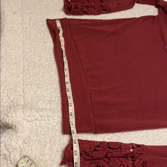 Beautiful Boutique Sweater size Medium - Picture 5 of 8